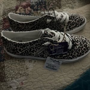 Brand new blow fish Malibu size10